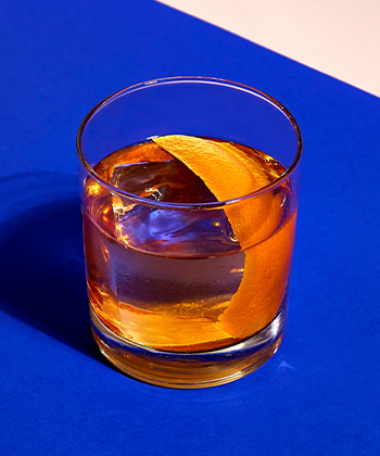 The Old Fashioned is one of the best cocktails for Thanksgiving. 