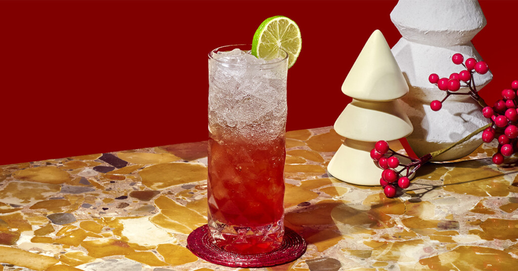 A classic for any holiday gathering, the Cranberry Fizz combines tart flavors from cranberry syrup with White Claw™ Premium Vodka.