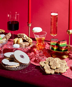The Definitive Guide to Pairing Christmas Cookies With Wine