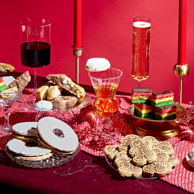 The Definitive Guide to Pairing Christmas Cookies With Wine