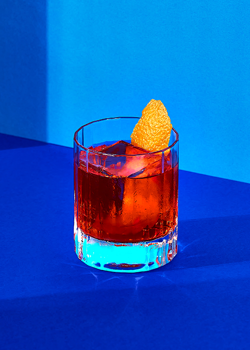 The Boulevardier is a go-to airport lounge drink, according to travel writers. 