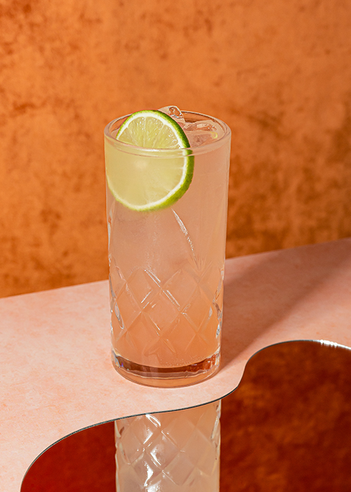The Paloma is a go-to airport lounge drink, according to travel writers. 