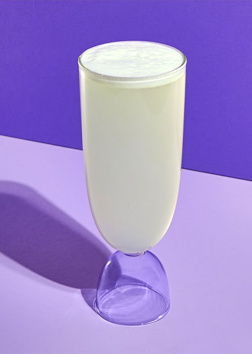 The Gin Fizz is one of the best sparkling water cocktails. 