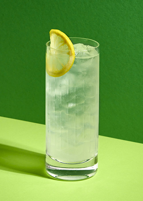 The Tom Collins is one of the best sparkling water cocktails. 