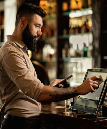 The Most Egregious Scams Pulled by Bartenders, According to Reddit