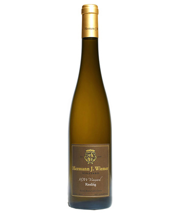 Hermann J. Wiemer HJW Vineyard Riesling 2022 is one of the best Rieslings for 2024. 