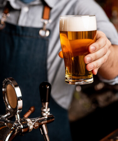 Study Suggests the U.K. Should Shrink Pints in Pubs