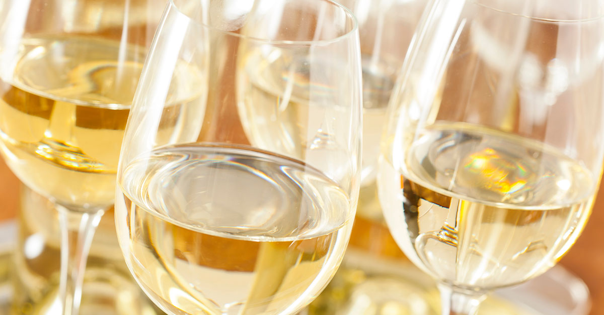 Kami bertanya 10 Pro Wine: Anggur putih mana yang menawarkan ledakan terbaik untuk uang Anda? (2025)