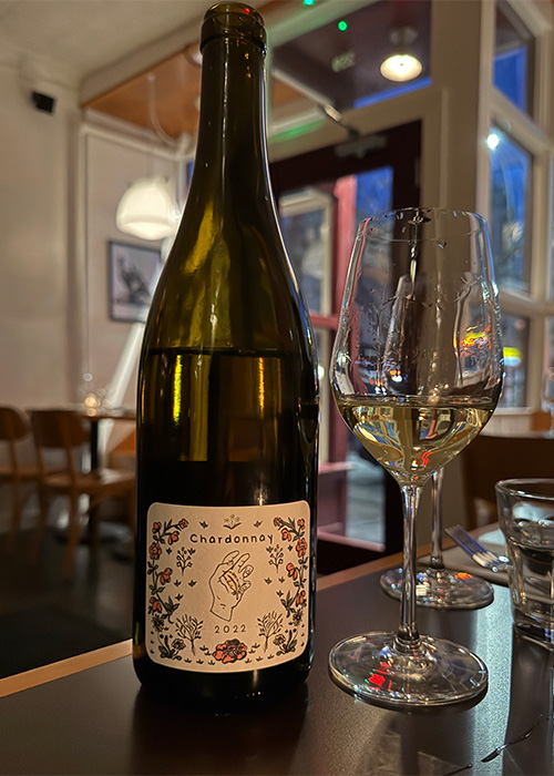 Jura Chardonnay at Rude Mouth adalah salah satu hal terbaik untuk diminum di NYC sekarang. 