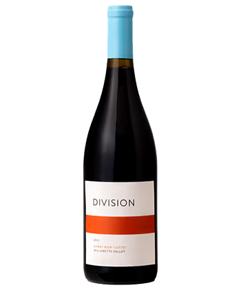 Division Winemaking Company ‘Lutte’ Gamay Noir 2023 is one of the best Gamays from the Willamette Valley. 