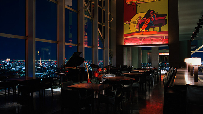 The New York Bar at the Park Hyatt Tokyo in Tokyo, Japan is one of the most iconic hotel bars in the world. 
