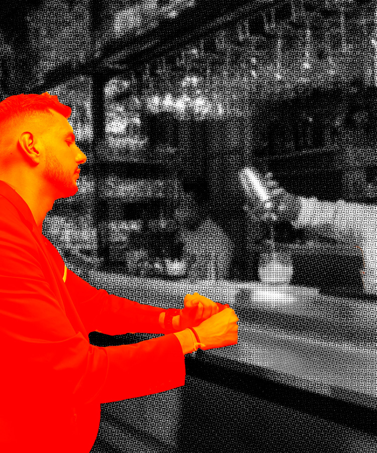 Reddit Bartenders Reveal What Makes a Good Regular