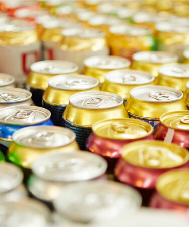 The Number of Calories and Carbs in America’s 25 Best-Selling Beers [Infographic]
