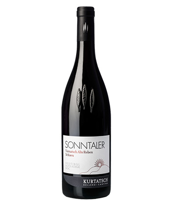 Cantina Kurtatsch Schiava ‘Sonntaler’ 2023 is one of the best red wines from Alto Adige. Check out the rest here! 