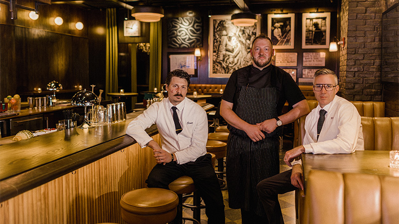 Gus' Sup & Dip is a plush bar and restaurant that expertly fills the hole in Chicago's River North neighborhood that's long been empty.