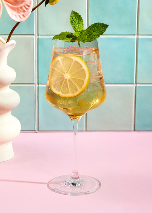 The Hugo Spritz is one of the best Thanksgiving cocktails for 2025.