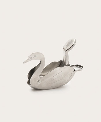 Gohar World Swan Lemon Squeezer is one of the best holiday drinking gifts for 2025. 