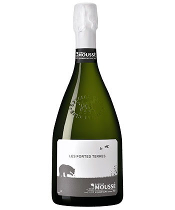 Champagne Famille Moussé Fils Les Fortes Terres Extra Brut 2019 is a champagne worth the splurge, according to wine pros.