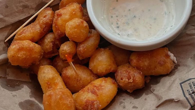 Long Island Bar's fried cheese curds is one of the best bar snacks in new York City.