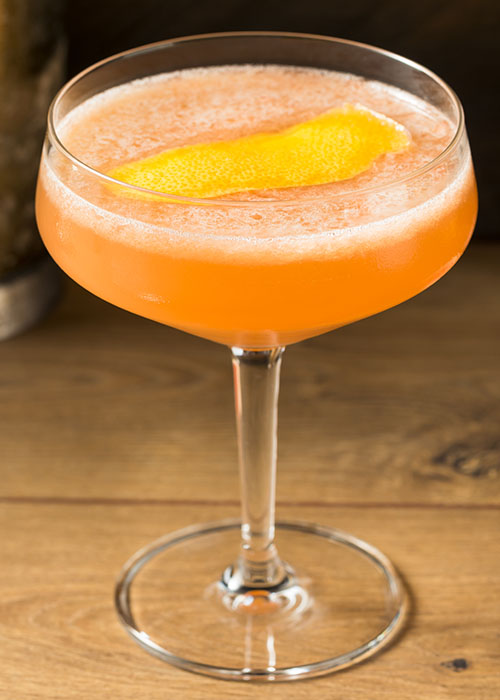 The Brown Derby is a cocktail people should order more in 2026, according to bartenders.