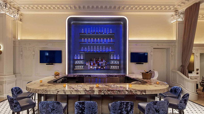 The Blue Bar is one of the most iconic hotel bars in NYC.