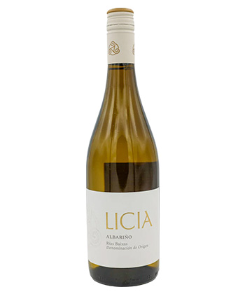 Bodegas La Val ‘Licia’ Albariño 2024 is one of the best Albarinos from Spain's Rias Baixas.