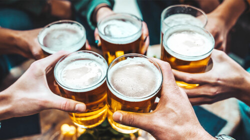 The Top 10 Best-Selling Beers in America, Every Decade Since the ’80s [Infographic]