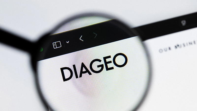 Booze News Weekly Roundup: Diageo Cuts 2,000 Jobs, U.S. Drinking Rate Remains at Record Low, and More