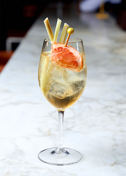 The Deuces Wild at Bar Fiori is one of the best Honey Deuce riffs to try in NYC this US Open.