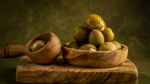 A Visual Guide to Europe’s Most Popular Olive Oil Varieties, From Koroneiki to Picual [MAP]