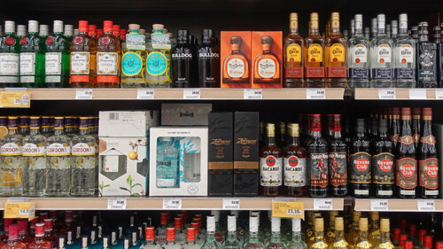 Why We Still Ask for a ‘Fifth’ at Liquor Shops, and the 1980 Law That Shrank U.S. Booze Bottles